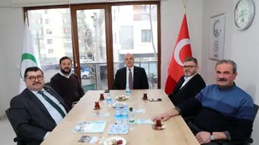 Başkan Özlü'den Yeşilay'a ziyaret