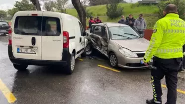 Hafif ticari araç ile otomobil çarpıştı: 1 ölü, 2 yaralı