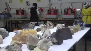 Ekmeklerini taştan çıkartıyorlar