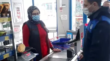 Zabıta ekiplerinden stok ve etiket denetimi