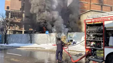 Ataşehir'de işçilerin kaldığı konteyner baraka alevlere teslim oldu