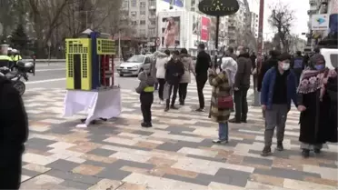 KAHRAMANMARAŞ - 'Dünyanın en saçma binası'nın hamurdan maketi yapıldı