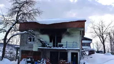 Yanan ev kullanılmaz hale geldi