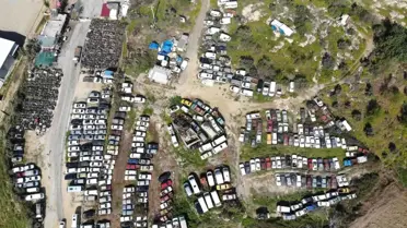 Unutulan arabalar servet değerinde! Yediemin otoparkında çürümeye terkedilmiş