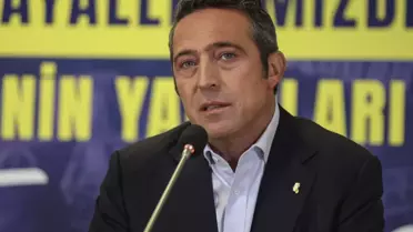 Fenerbahçe, 6 genç futbolcusu için imza töreni düzenledi