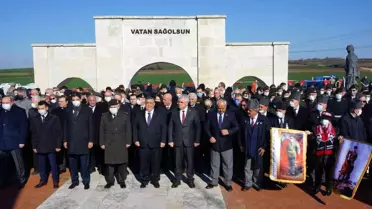 107 yıl önce 'Çanakkale geçilmez' dedirten şehitler dualarla anıldı