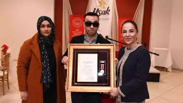 Vali Kocabıyık'tan Gaziye devlet övünç madalyası ve berat takdimi