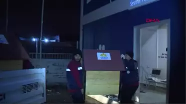 Sultanbeyli'de ekiplerden sokak hayvanlarına barınma desteği