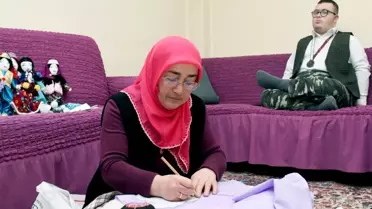 Down sendromlu oğlu için verdiği mücadeleyle 'yılın annesi' seçildi
