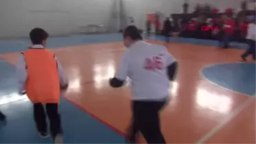 DOWNLU ÇOCUKLAR, BASKETBOL VE FUTBOL MAÇI YAPTI