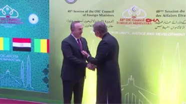 Son dakika! Bakan Çavuşoğlu, Pakistanlı mevkidaşı Kureyşi tarafından karşılandı