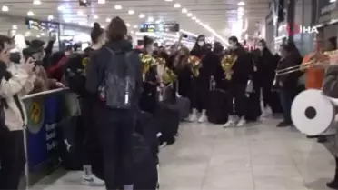 Şampiyon Eczacıbaşı Dynavit'e coşkulu karşılama
