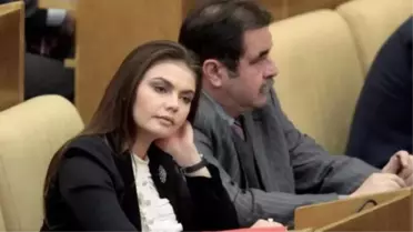 Yaptırımlarda sıra Putin'in sevgilisine geldi! Sınır dışı edilmesi için 63 bin imza toplandı