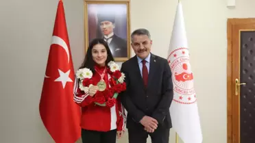 22 Yaş Altı Avrupa Boks Şampiyonu Erivan'a pankartlı karşılama