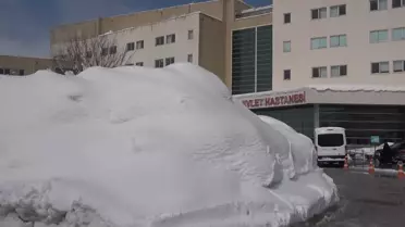 Bitlis'te 400 yataklı hastane binası kara gömüldü