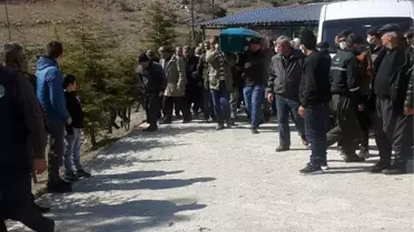 Traktör kazasında ölen baba toprağa verildi, oğlu taburcu oldu