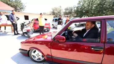 Otomobil tutkunları Kaş'ta buluştu