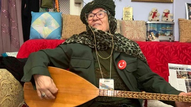 Eskişehirli aşık manileriyle Rusya-Ukrayna savaşına karşı çıktı