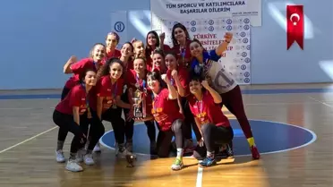 Anadolu Üniversitesi Kadın Voleybol Takımı Süper Lige bir adım daha yaklaştı