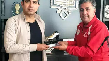 Paten dostu sağlıkçılara plaket