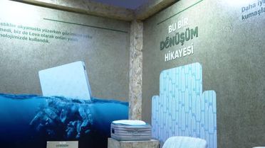 EKO İKLİM Zirvesi'nde atık pet şişelerden üretilen kumaşlarla kaplanan koltuklar sergilendi