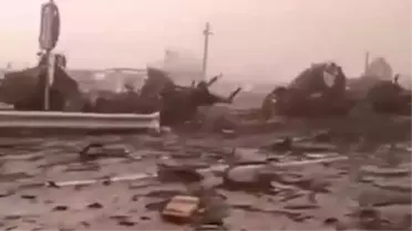 Savaşın 40. gününde Ukrayna'nın en kritik bölgesinden gündem olan görüntü! Rus ordusuna ait onlarca askeri araç imha edildi