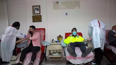Marmaris'te polisler önce oruçlarını açtı, sonra kan bağışladı