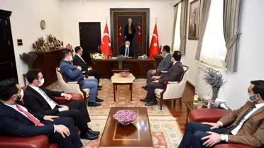 Vali Seymenoğlu Isparta Barosu Yönetim Kurulu üyeleriyle bir araya geldi