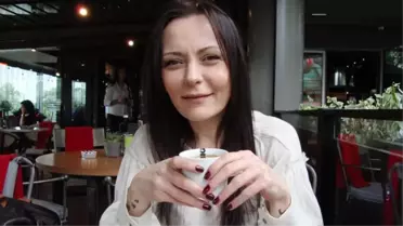 Şarkıcı Sibel Alaş'tan tepki çeken sözler: Neden her gece korkunç davul sesiyle uyanmak zorundayım?