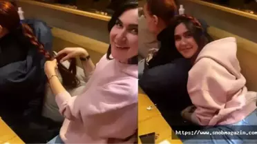 Annesinin Saçını Ördü