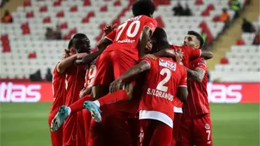 Antalyaspor yenilmezlik serisini 10 maça çıkardı