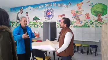 Dünyaca ünlü ekonomistten okul kütüphanesine büyük destek