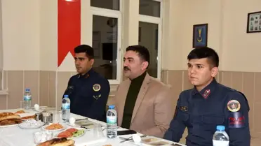 Son dakika haberi | Vali Tekbıyıkoğlu, jandarma personeliyle sahur yaptı