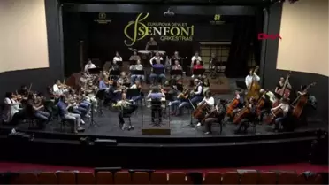 AYAK PARMAKLARIYLA NOTA BASAN 'KORNO' SANATÇISI FELİX KLİESER, KONSER ÖNCESİ PROVA YAPTI