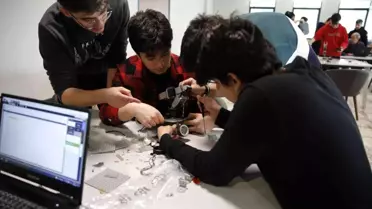 Başakşehirli gençler geleceğin robotlarını tasarlıyor
