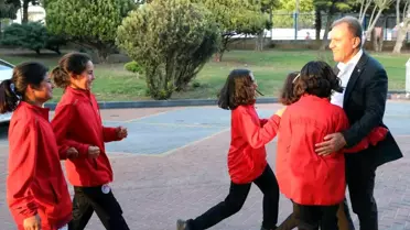 Seçer, 'Kır Çiçekleri'nin başarılı sporcuları ile buluştu