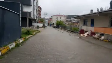 Çocukların oyun oynarken ses yapması nedeniyle iki grup birbirine girdi: 5 yaralı
