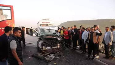 İki otomobil kafa kafaya çarpıştı: 3 ölü, 2 yaralı