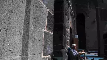 Kayseri'de 773 yıllık medresede itikafa girdiler