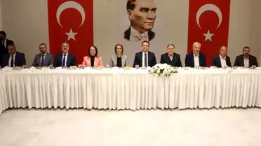 İş insanları iftarda bir araya geldi