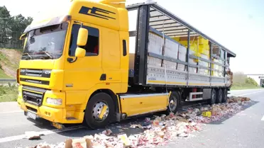 Son dakika haber... Çekmeköy'de 2 tırın karıştığı kazada sürücülerden biri hafif yaralandı