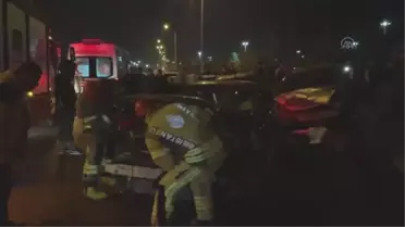 Kartal Sahil Yolu'nda beş aracın karıştığı kazada maddi hasar oluştu