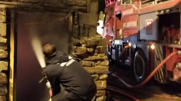Son dakika haberleri | Hakkari'de tandır evi ve odunlukta yangın