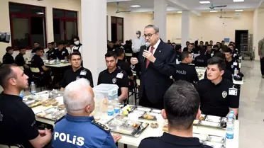 Vali Su, polis okulu öğrencileriyle bir araya geldi