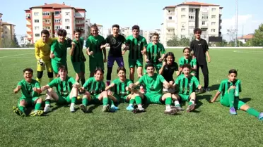 Genç horozlar U15'de zirve yarışını sürdürdü