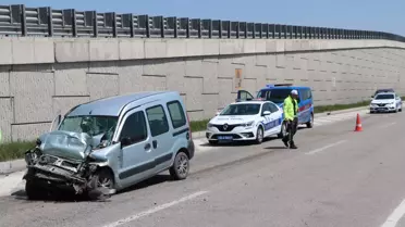 Hafif ticari araç LPG yüklü tankere çarptı, 3 kişi yaralandı