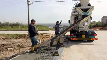 Çerkezköy Belediyesi'nin Hakim Sami Sokak'taki Düzenleme Çalışmaları Devam Ediyor