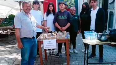 Öğrenciler yaptıkları sabunu satarak ihtiyaç sahiplerine erzak aldı