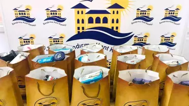 Bandırma Kent Konseyi Arefe günü 100 aileye kahvaltı paketi dağıttı