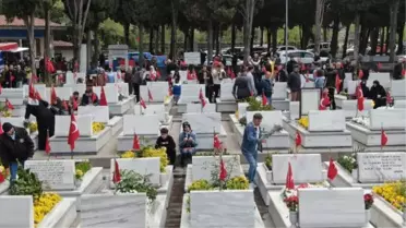 Şehitlikte buruk bayramı